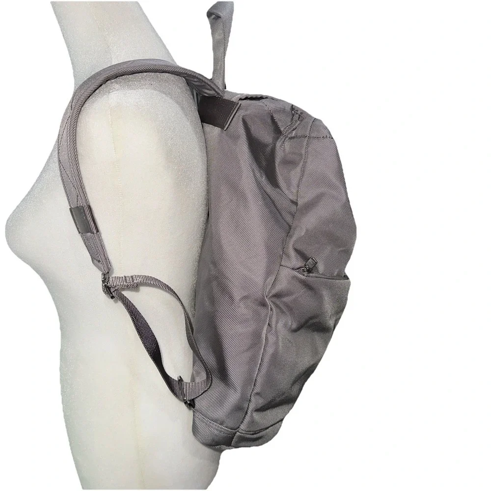 Lululemon Drawstring Backpack Bag Silver Gray - Picture 5 of 9